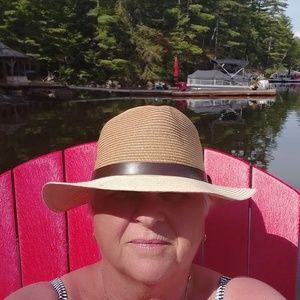 Meet your Posher, Ellen